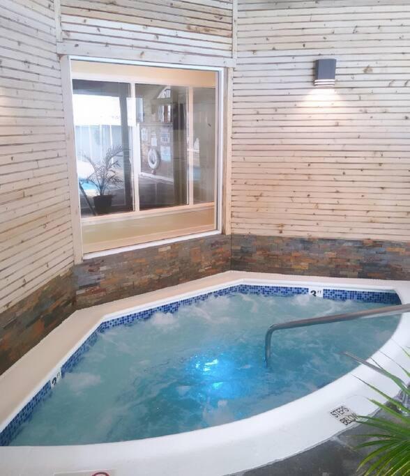 Cozy French Style Villa- 3 Bed-Casino-Pools-Jacuzzi Norwich Esterno foto