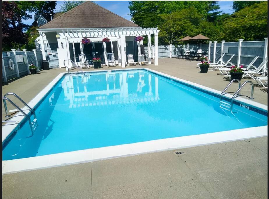 Cozy French Style Villa- 3 Bed-Casino-Pools-Jacuzzi Norwich Esterno foto